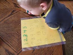 الكتابة عند الطفل في عمر ثلاث سنوات